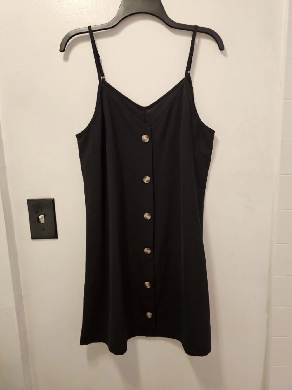 Women’s L Solid Black V-Neck Button Front Strappy Sleeveless Short Slip Dress